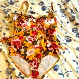 Torrid ylw floral 1 piece swim suit. Size 2 (2X)